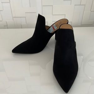 Wild Pair Black Shoes Size 8